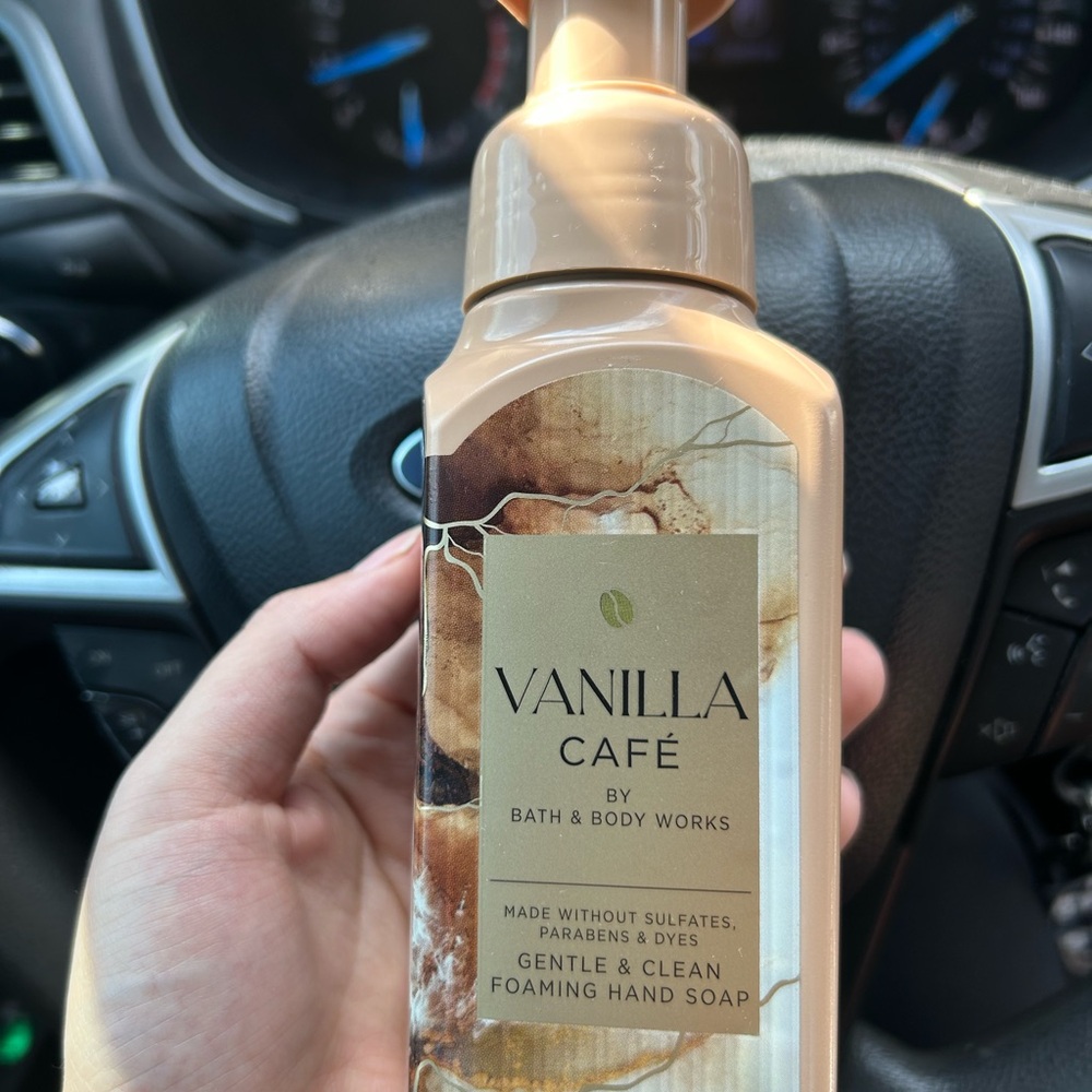 Bath & Body Works Vanilla Café Foaming Hand Soap - Tan